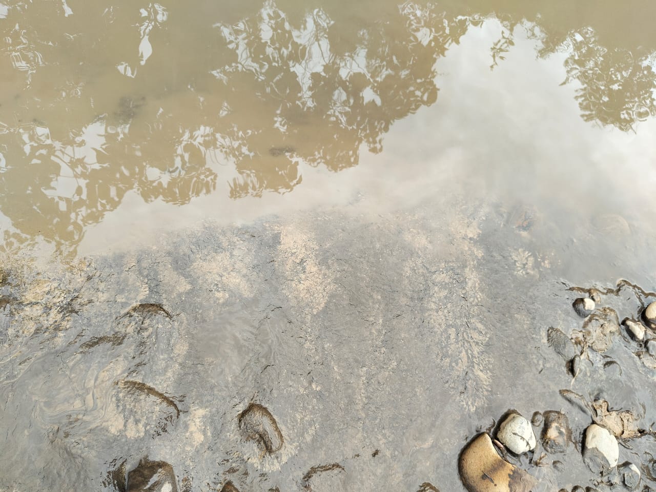 Sungai Pule yang tercemar limbah B3